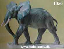 Afrikansk elefant, - L. 29.5 cm. - 6600.-